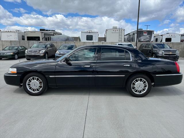 2008 lincoln town car signature