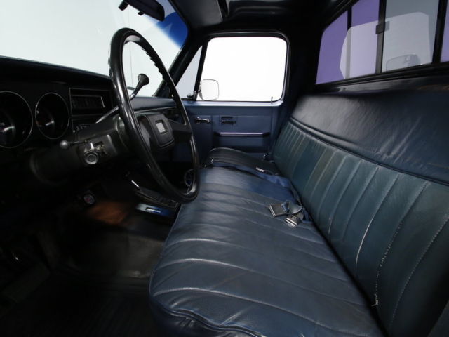 gr8 4x4, 400 v8, 4 speed auto, a/c, 6" lift, 33" goodyears, nice paint, complete