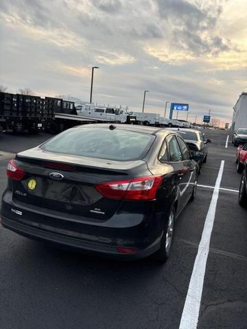 2014 ford focus se