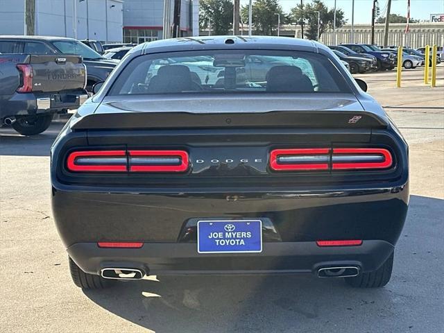 2023 dodge challenger sxt
