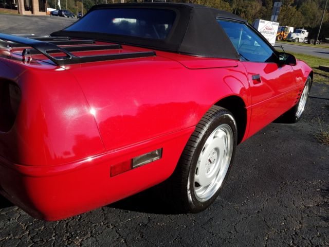 all orginal 1991 cheverolet corvette convertible, only 28k miles, showroom cond