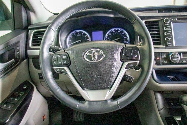 certified 2016 toyota highlander limited platinum brookfield, wi 53072 for sale in pewaukee, wisconsin