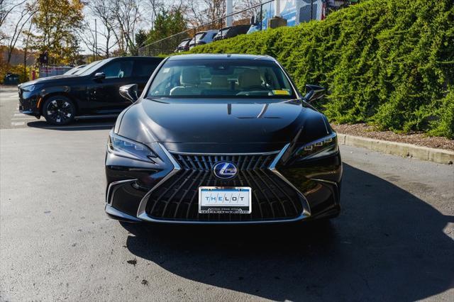 2022 lexus es 300h luxury