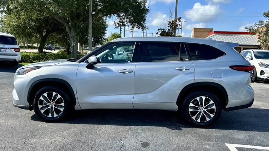 2022 toyota highlander xle