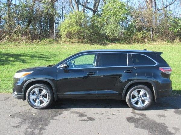 2016 toyota highlander in minneapolis, minnesota