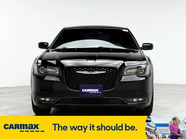 2016 chrysler 300 s