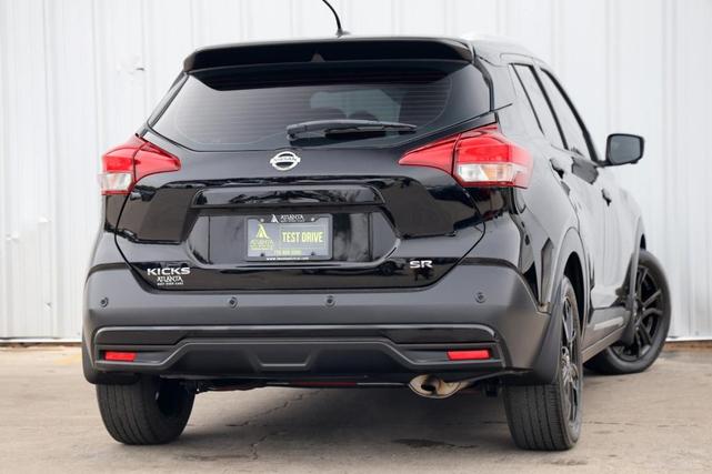 2020 nissan kicks sr