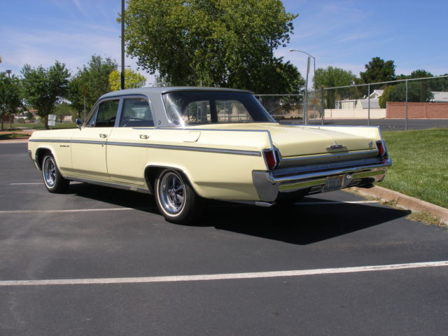 1963 oldsmobile super 88 sedan... nicely restored
