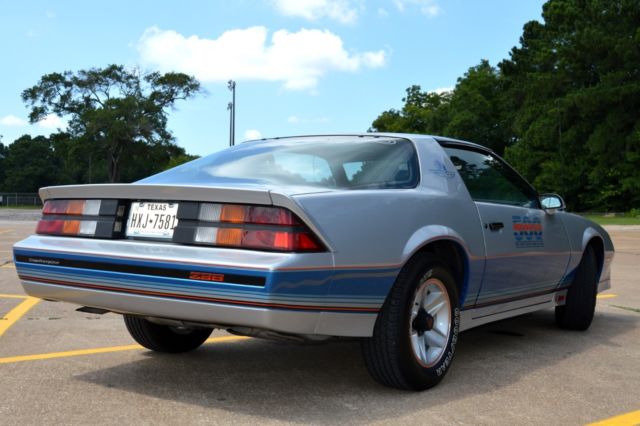 1982 chevrolet camaro z28 2dr hatchback automatic 3-speed rwd v8 5.0l gasoline