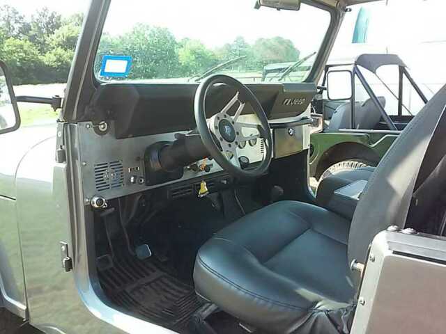 very nice 1985 jeep cj7, fiberglass body, new paint, 4.2l efi, low miles!!