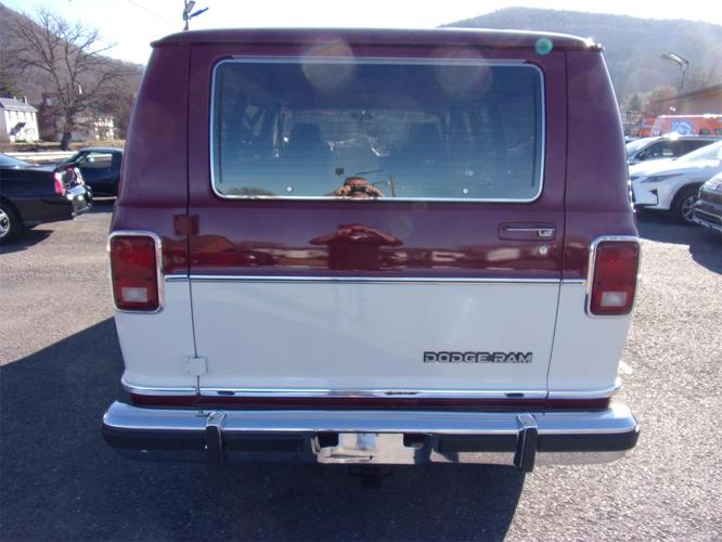 1987 dodge b250 in mill hall, pennsylvania