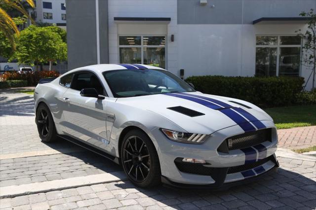 2016 ford shelby gt350 base