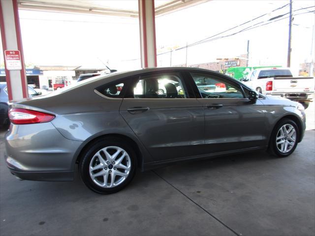 2014 ford fusion se