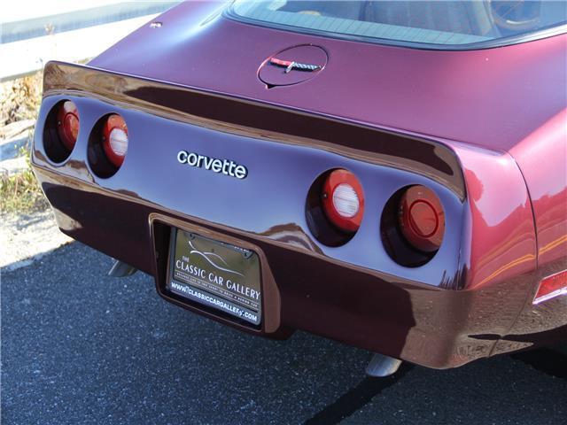 1981 chevrolet corvette 29,350 miles red 8 cylinder engine 5.7l/350 manual