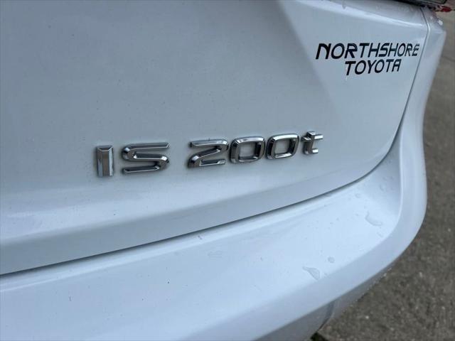 2017 lexus is 200t base