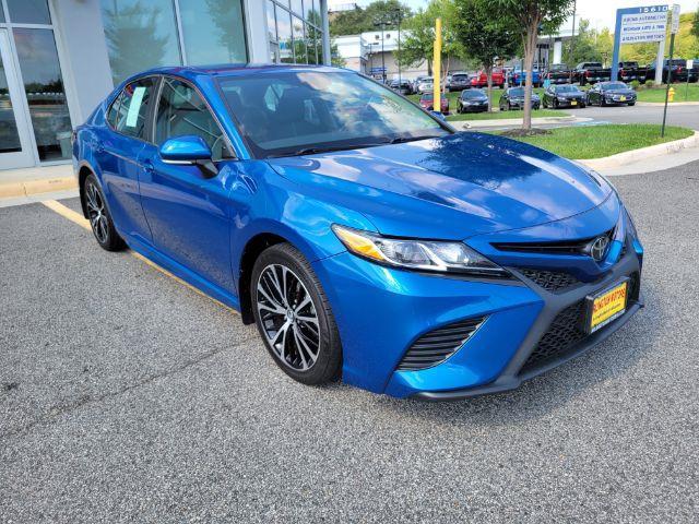 2020 toyota camry se