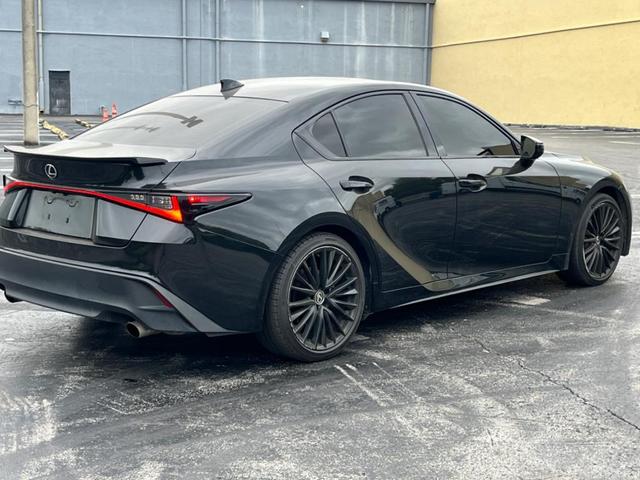 2022 lexus is 300 base