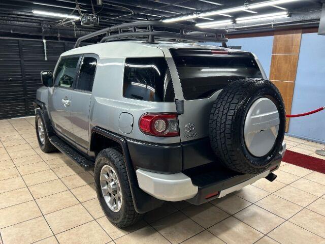 2012 toyota fj cruiser base
