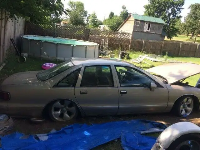 1993 chevrolet caprice $2000 obo will need towed clean title