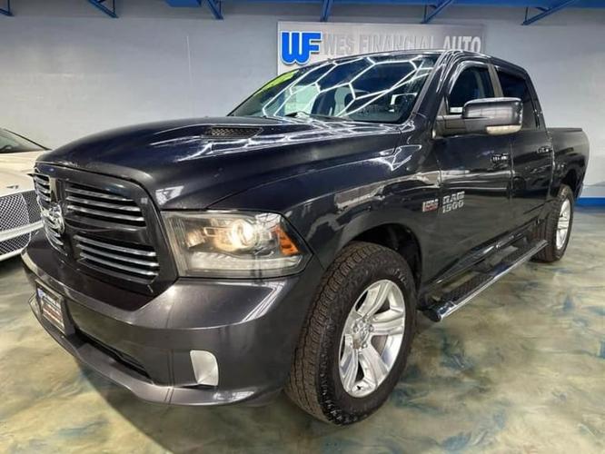 2016 ram 1500 crew cab in dearborn heights, michigan
