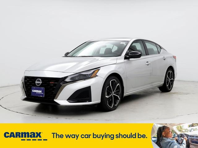 2023 nissan altima sr