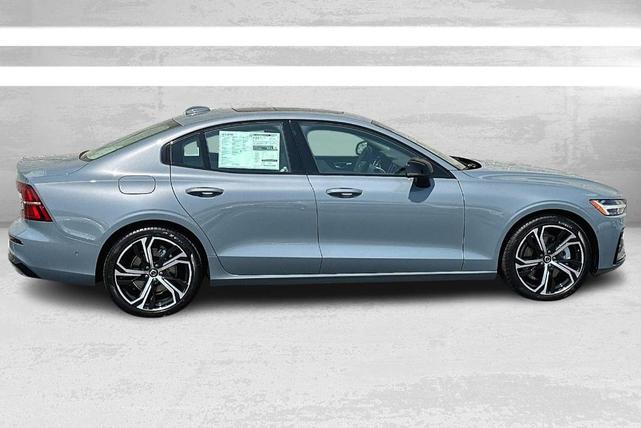 2024 volvo s60 b5 plus dark theme