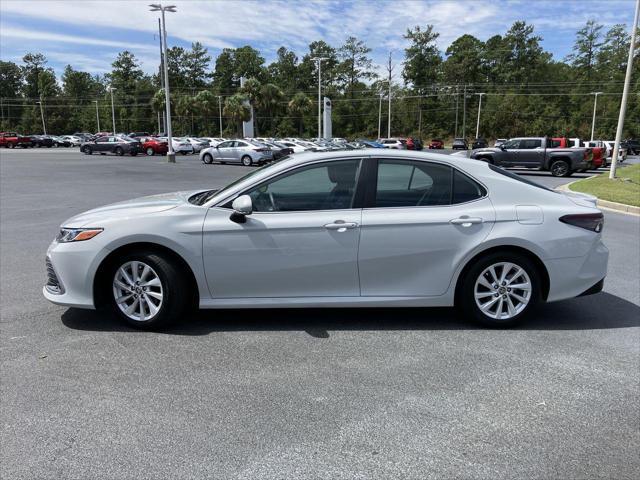 2024 toyota camry le