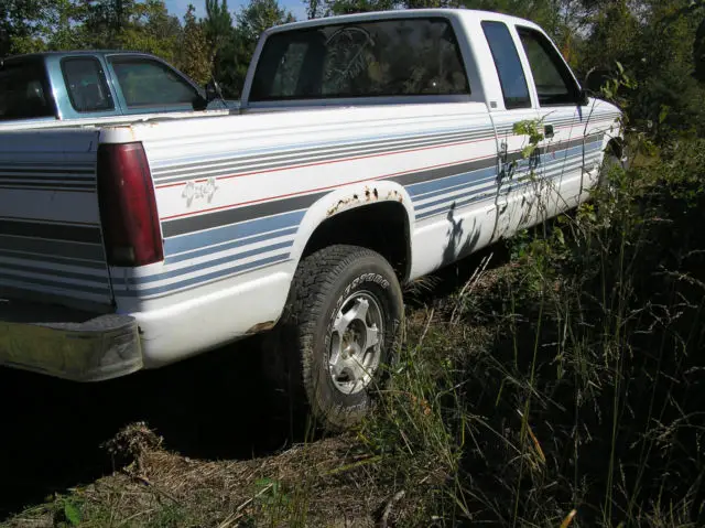 1988 chevrolet long wheel base 4x4 2500 parts or rebuild