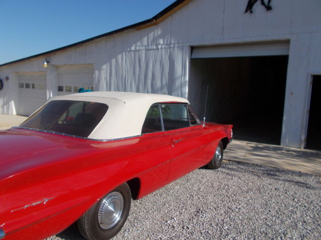 convt, red with white top