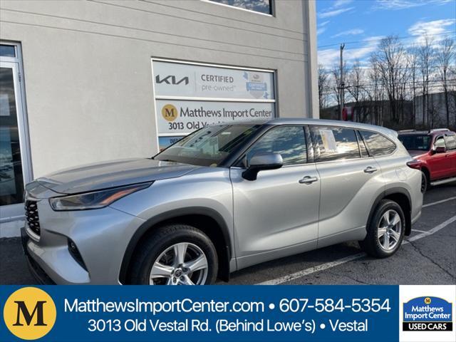 2021 toyota highlander le