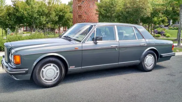 1989 bentley turbo r 26k miles. absolutely gorgeous & in mint condition!