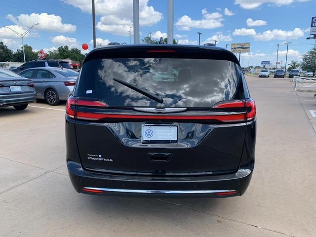 2022 chrysler pacifica touring-l