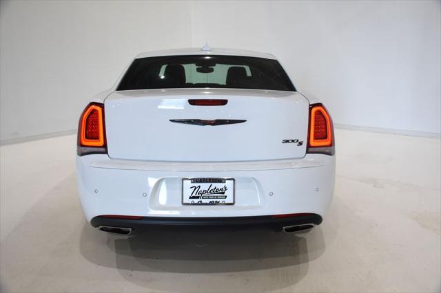 2023 chrysler 300 s