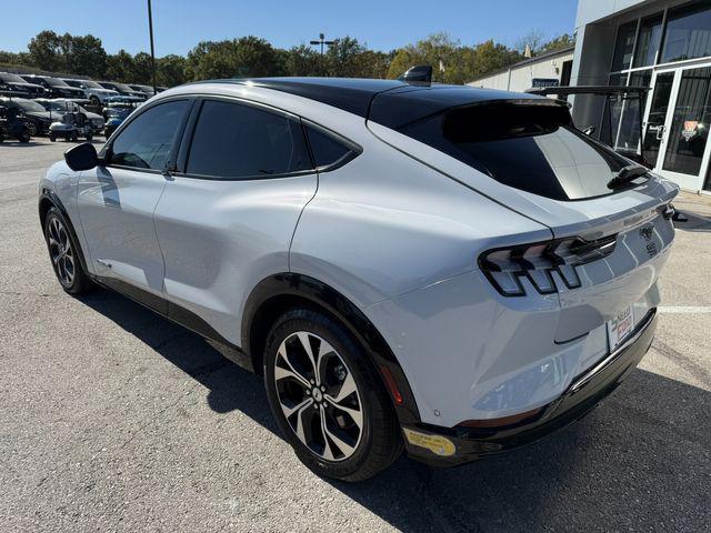 2022 ford mustang mach-e premium