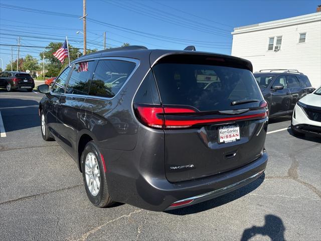 2022 chrysler pacifica touring l