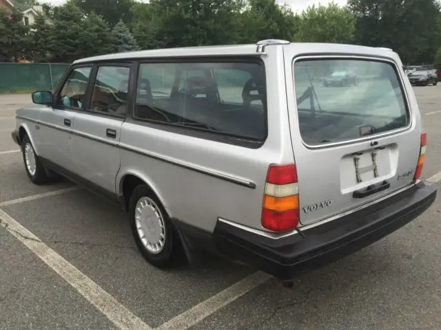 '89 volvo 240 wagon! one owner volvo serviced 50+pix!! beautiful and original!