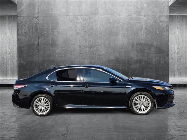 2020 toyota camry hybrid xle