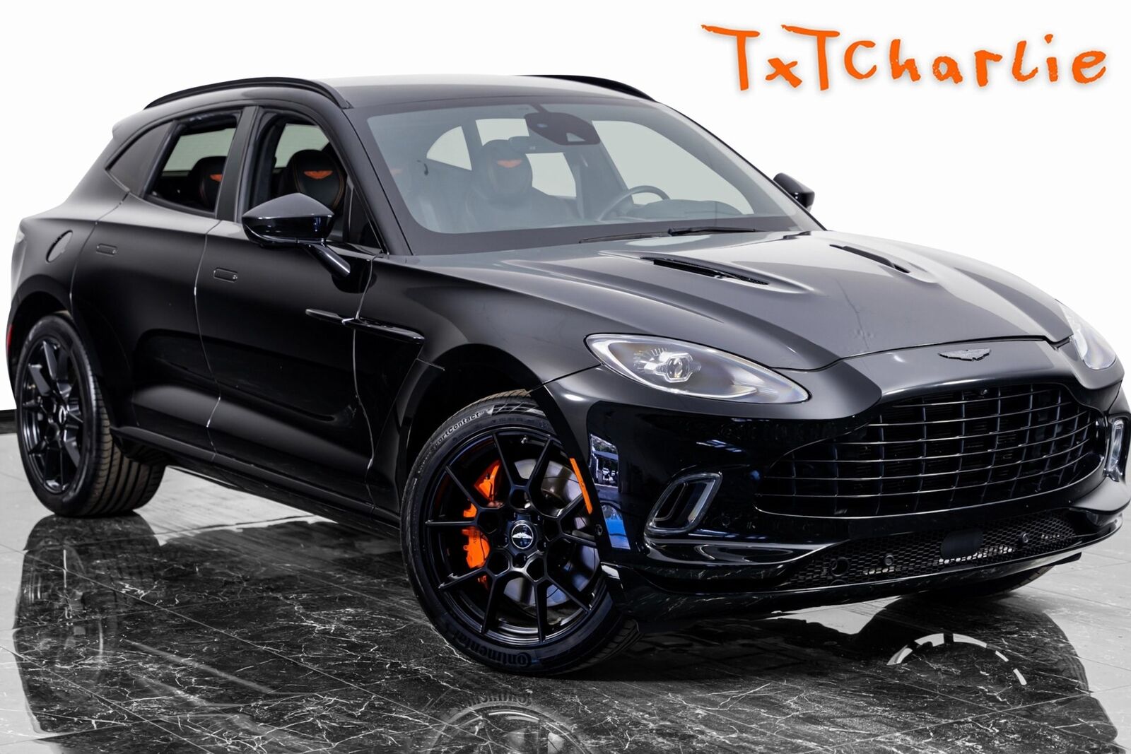 2021 aston martin dbx