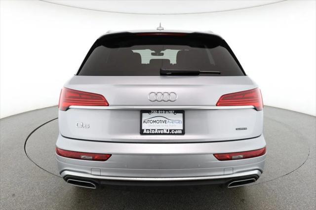 2022 audi q5 45 s line premium