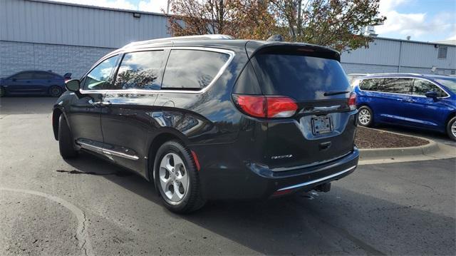 2017 chrysler pacifica touring-l plus