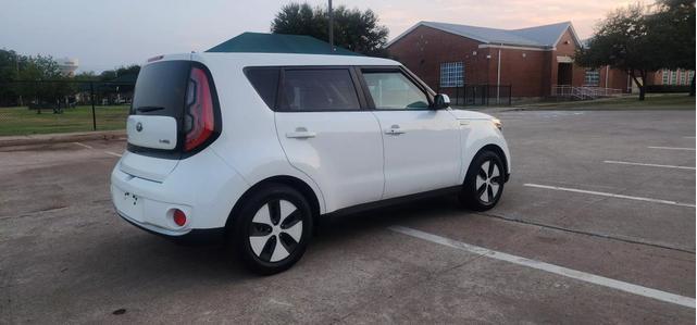 2016 kia soul ev base
