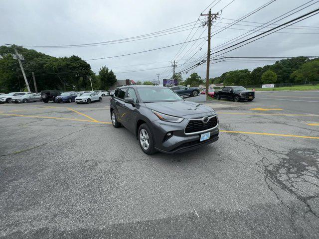 2023 toyota highlander le