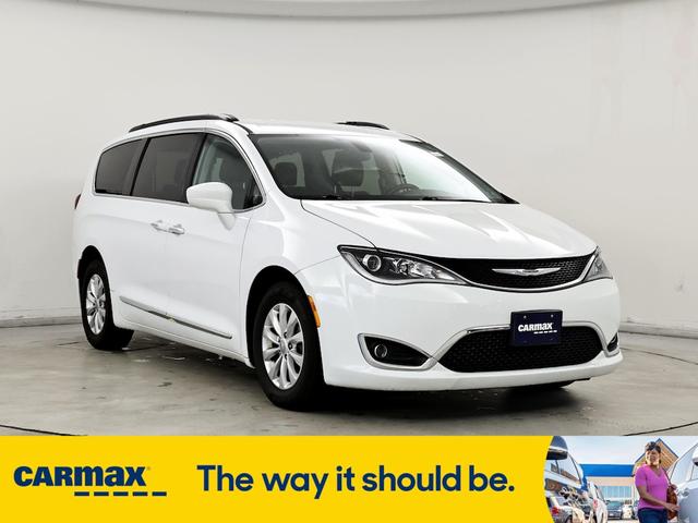 2017 chrysler pacifica touring l