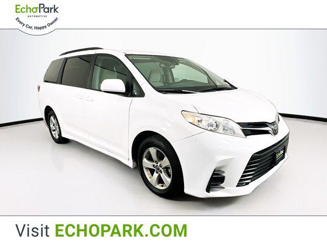 2018 toyota sienna le