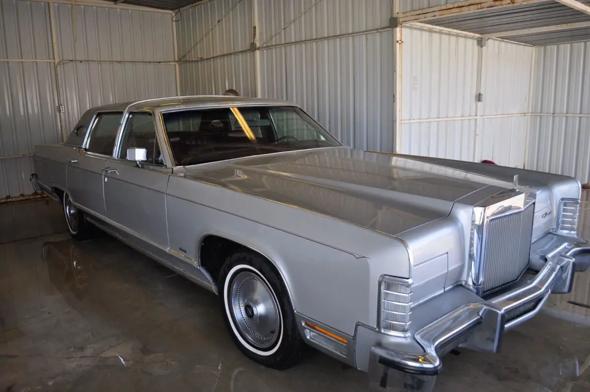1979 lincoln continental town car low original miles, vinyl roof, fully loaded !