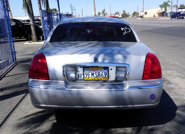 2008 lincoln town car signature