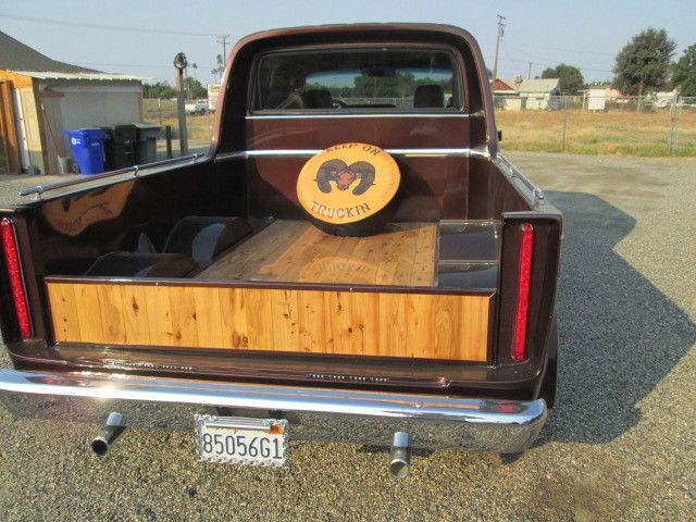highly customized dodge b200 dual wheel van