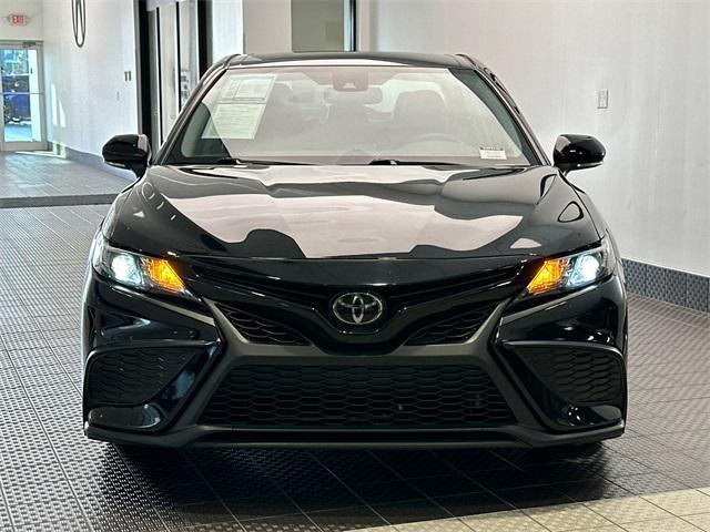 2022 toyota camry se