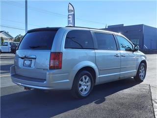 2010 Chrysler touring plus