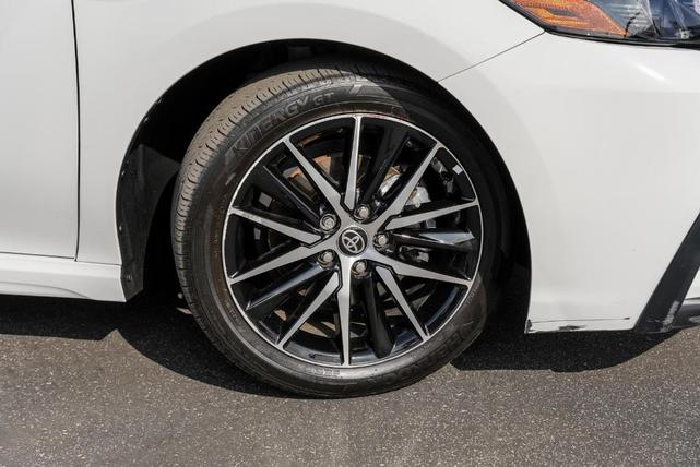 2024 toyota camry se